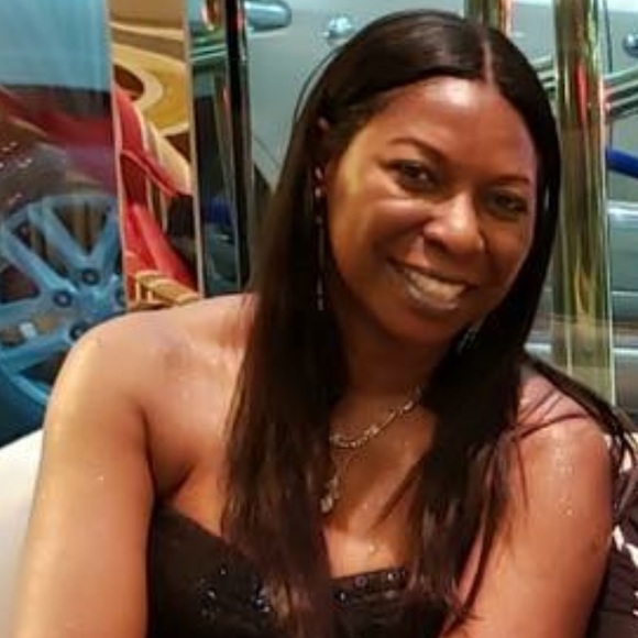 Meet your Posher, Diana - Picture 2 of 5